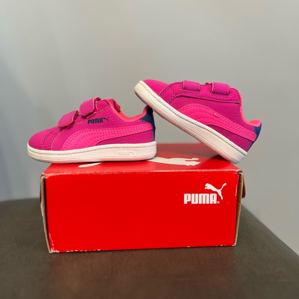 PUMA Smash FUN Buck V Inf - Kids Fuchsia and Navy Sneakers